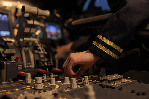 Commercial Airline Pilot Training at Van Nuys Airport Commercial Airline Pilot Training at Van Nuys Airport - Essence Flight