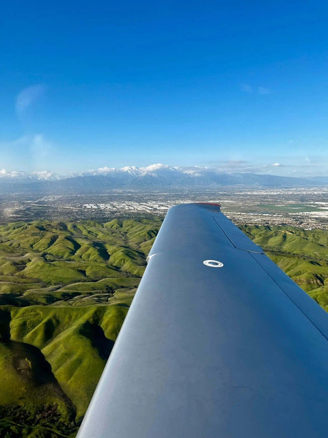 Discovery Flight from Los Angeles to Camarillo for a Lunch Event for Two Gift Certificate Exciting Discovery Flight Experience from Los Angeles